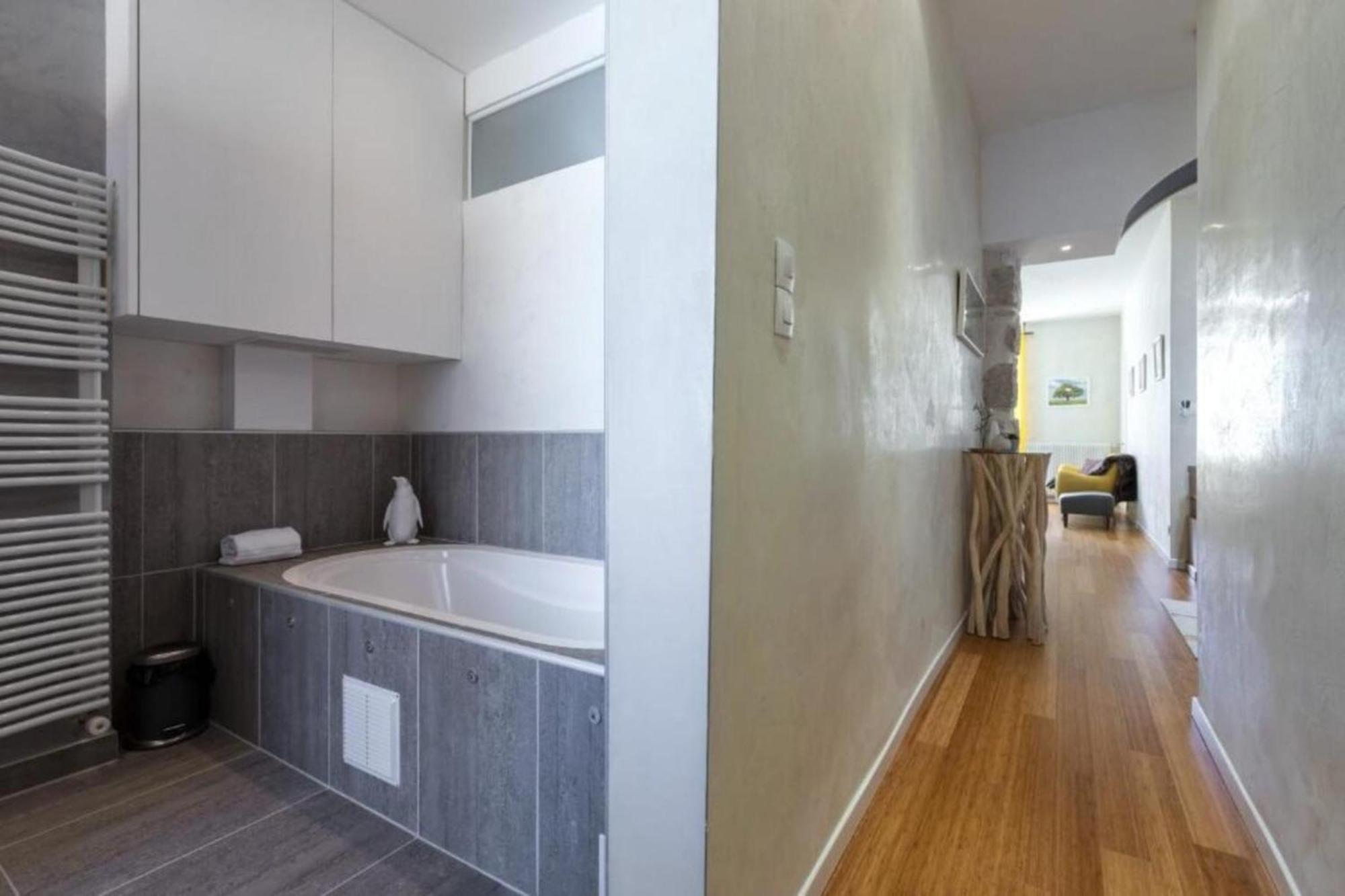 Gioffredo 14 - Spacious With Balcony Apartment Nizza