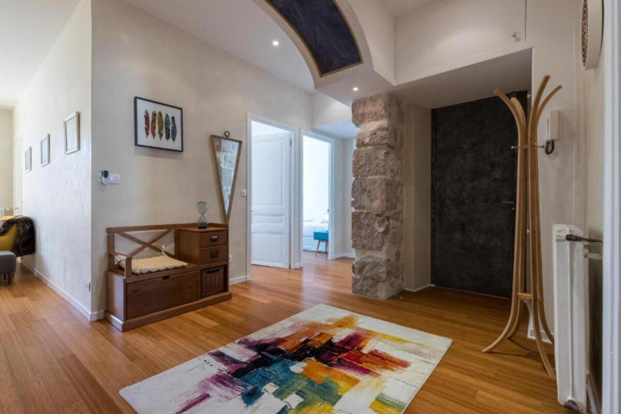 Gioffredo 14 - Spacious With Balcony Apartment